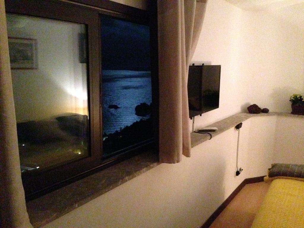 B&B La Terrazza Sul Mare Taormina Bagian luar foto