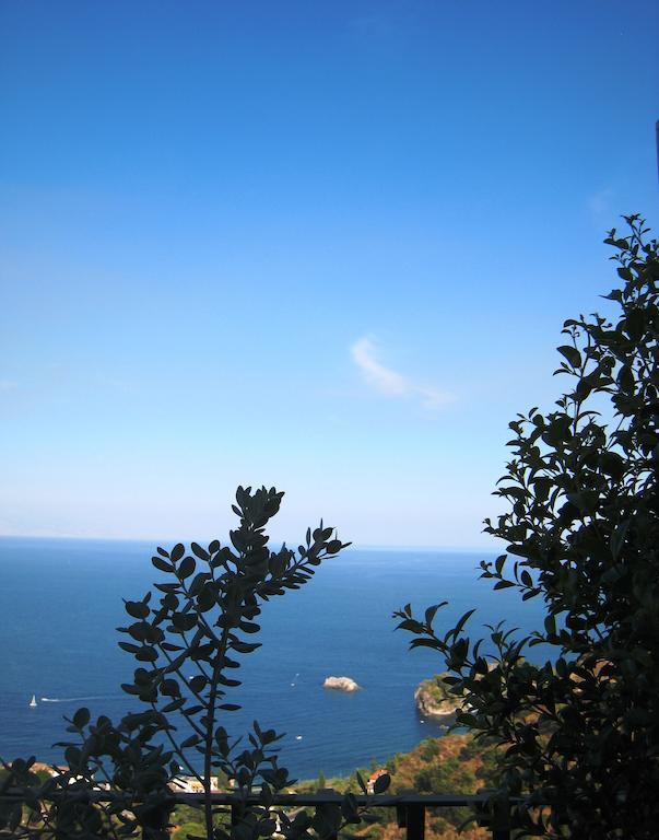 B&B La Terrazza Sul Mare Taormina Bagian luar foto