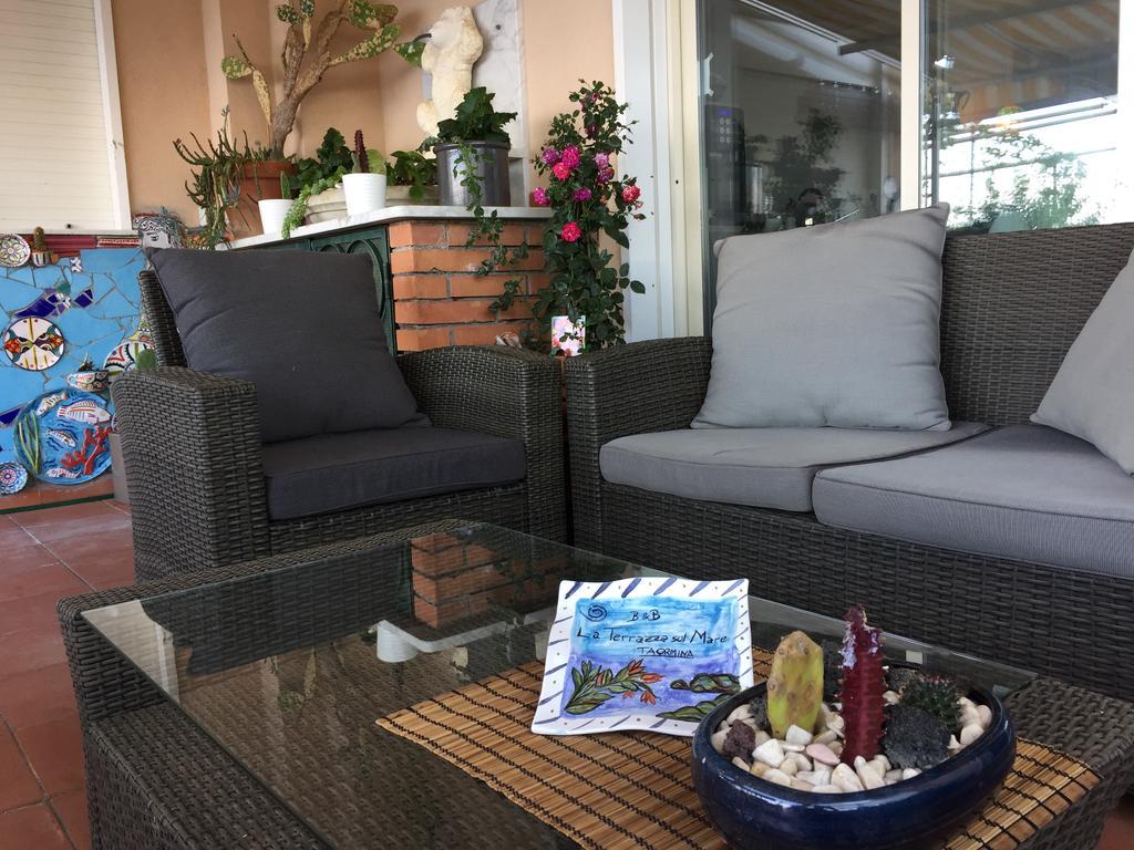 B&B La Terrazza Sul Mare Taormina Bagian luar foto