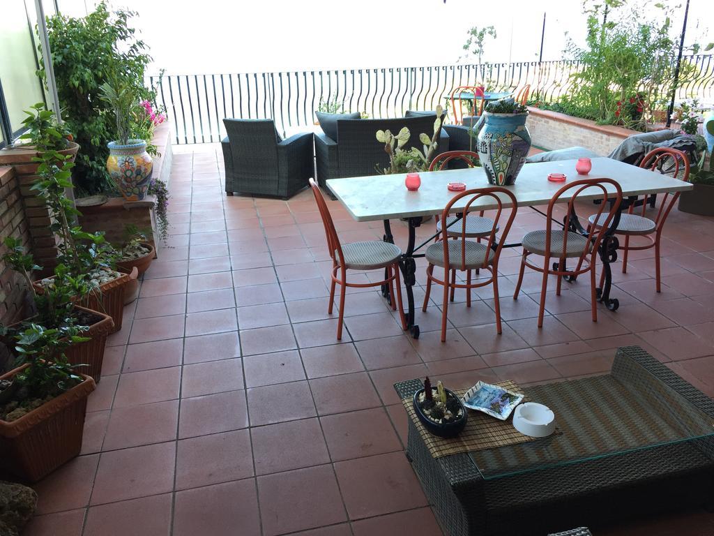 B&B La Terrazza Sul Mare Taormina Bagian luar foto