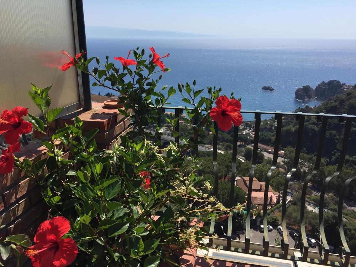 B&B La Terrazza Sul Mare Taormina Bagian luar foto