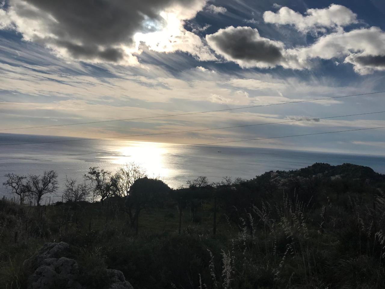 B&B La Terrazza Sul Mare Taormina Bagian luar foto